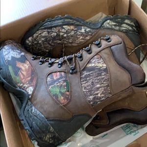 Hunting boots